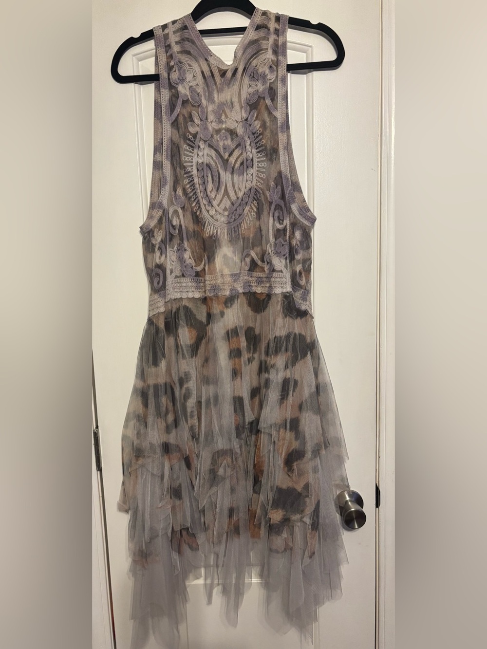 Sleeveless Sheer Printed Tunic in Gray and Taupe - Picture 2 of 3